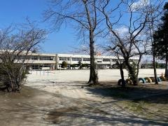 東郷小学校