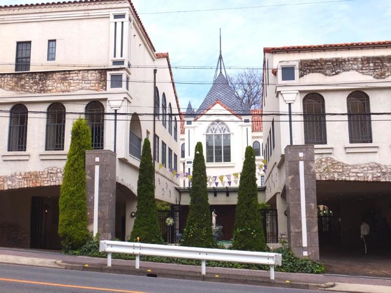 南欧風の館のイメージの結婚式場