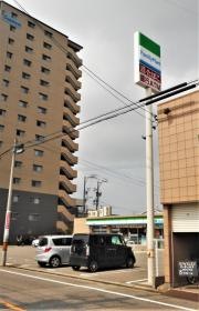 ファミリーマート　半田南本町店