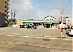 ファミリーマート　半田南本町店