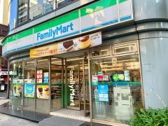 ファミリーマート　神田鍛冶町三丁目店