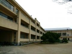 岡田小学校