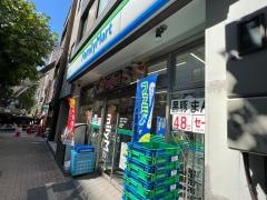 ファミリーマート　入船一丁目店