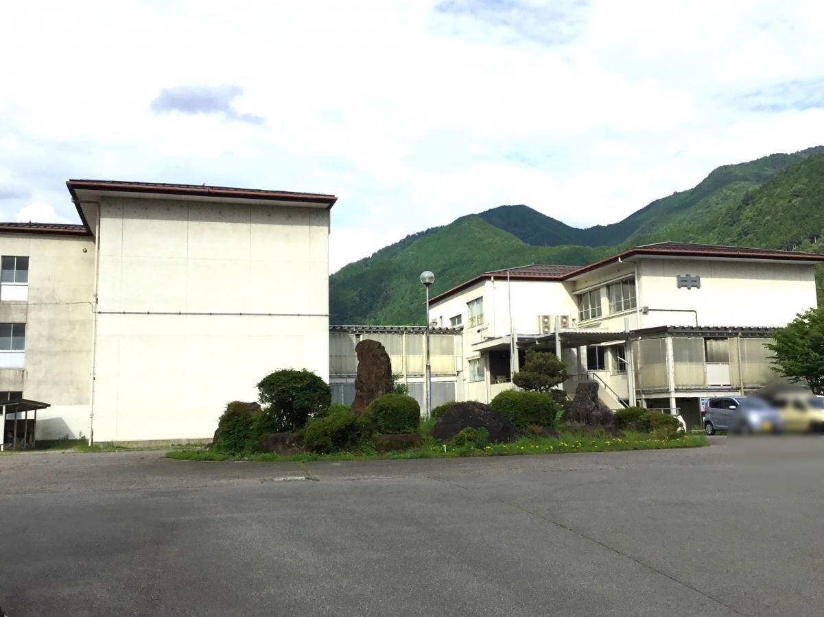 校門付近