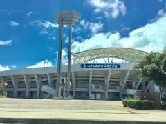 コザしんきんスタジアム（沖縄市野球場）