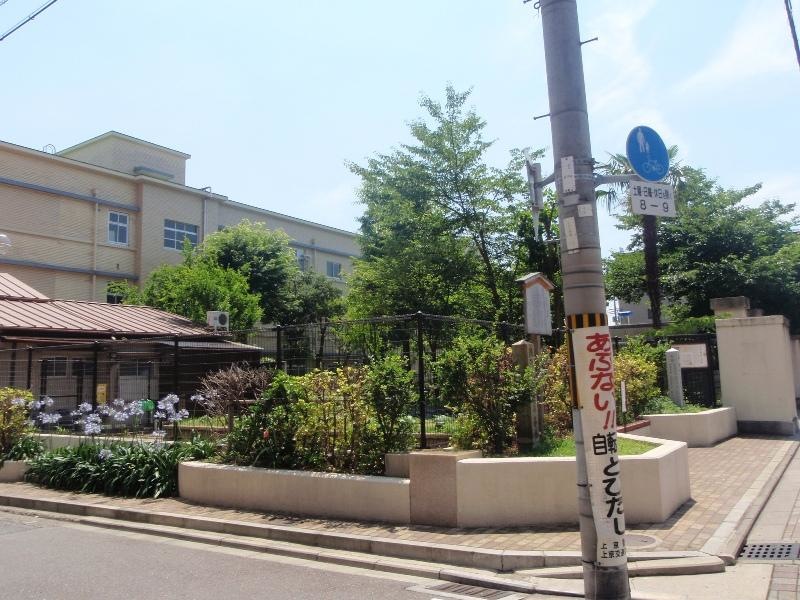 正親小学校の外観です。