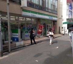 ファミリーマート　鶴ヶ峰駅北口店