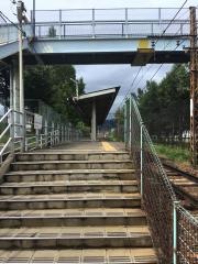 附属中学前駅