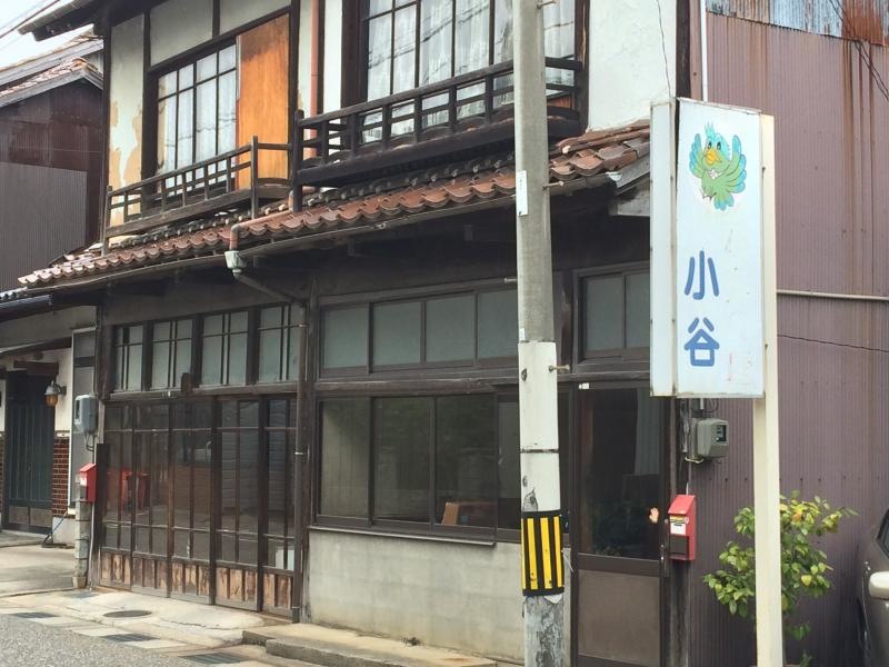 入口の引戸