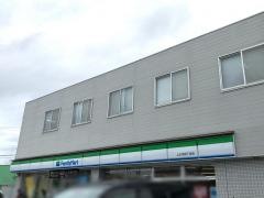 ファミリーマート　上大市四丁目店
