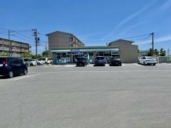 ファミリーマート　本巣天神前店