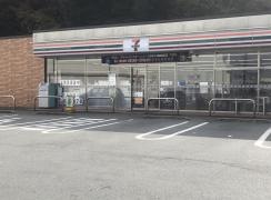 セブンイレブン　松阪山室町店