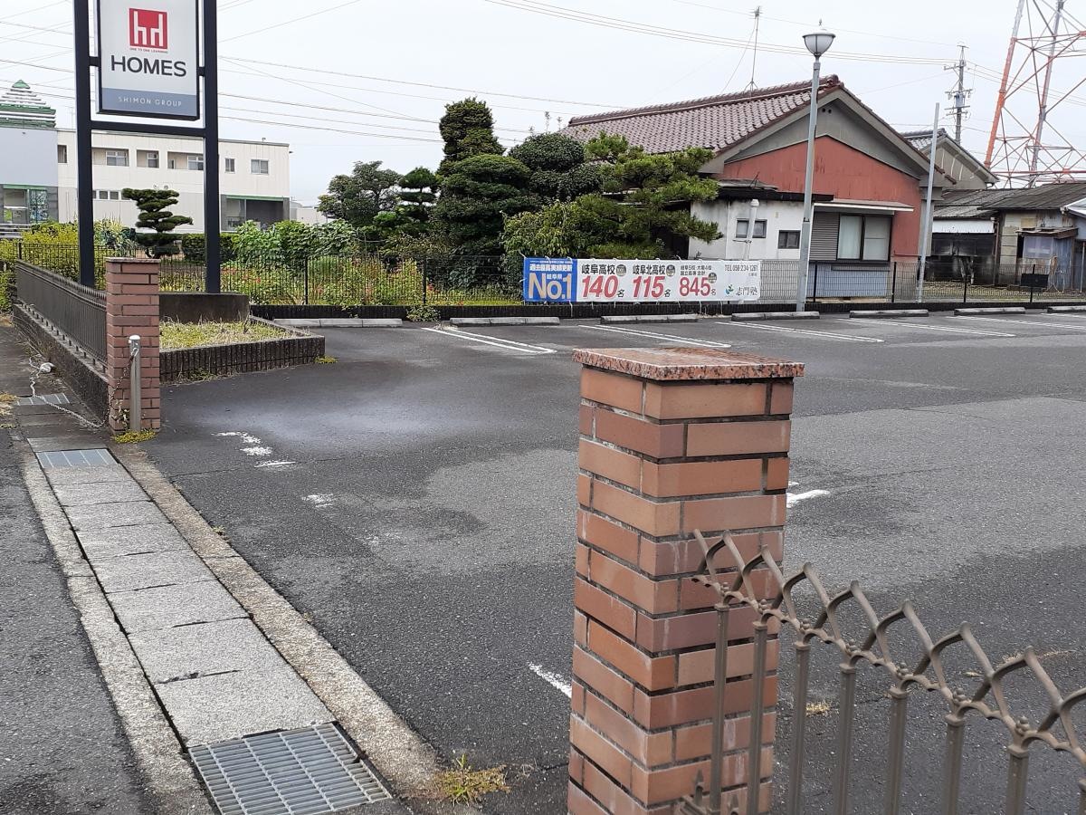 歩道からの入口