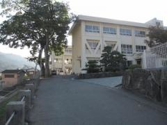 穴吹小学校