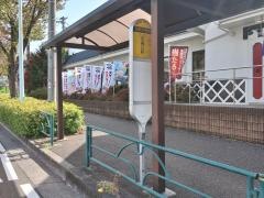 「別所小学校」バス停留所
