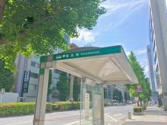 「亀島橋」バス停留所
