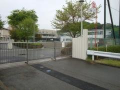 新治小学校