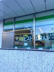 ファミリーマート多摩鶴牧三丁目店
