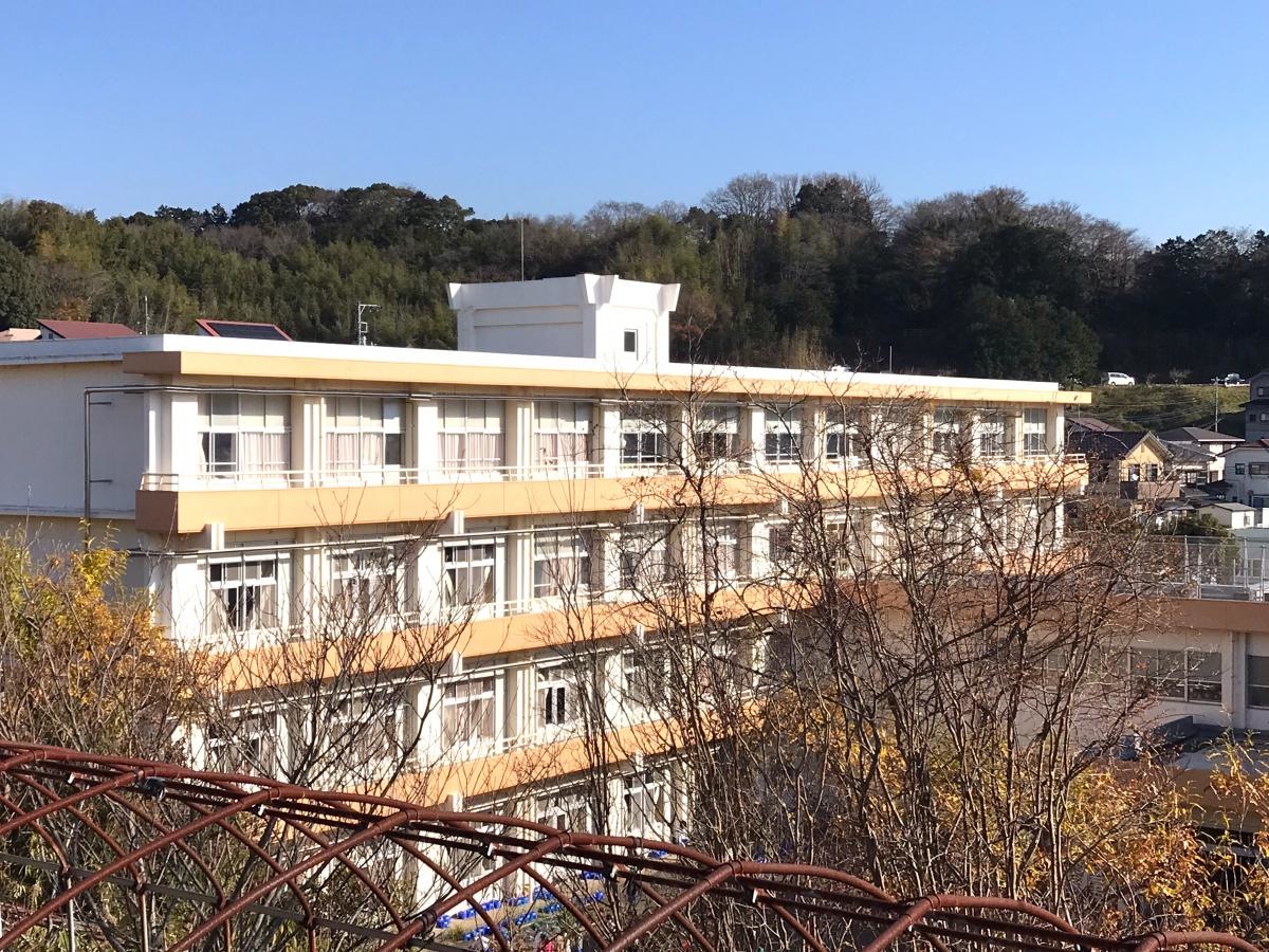 函南町立東小学校
