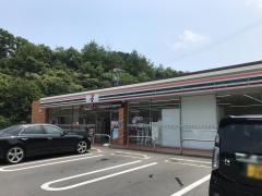 セブンイレブン　名張蔵持町里店