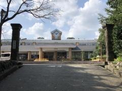 綾小学校