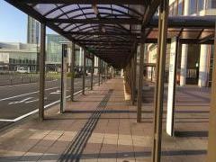 「秋田駅東口」バス停留所