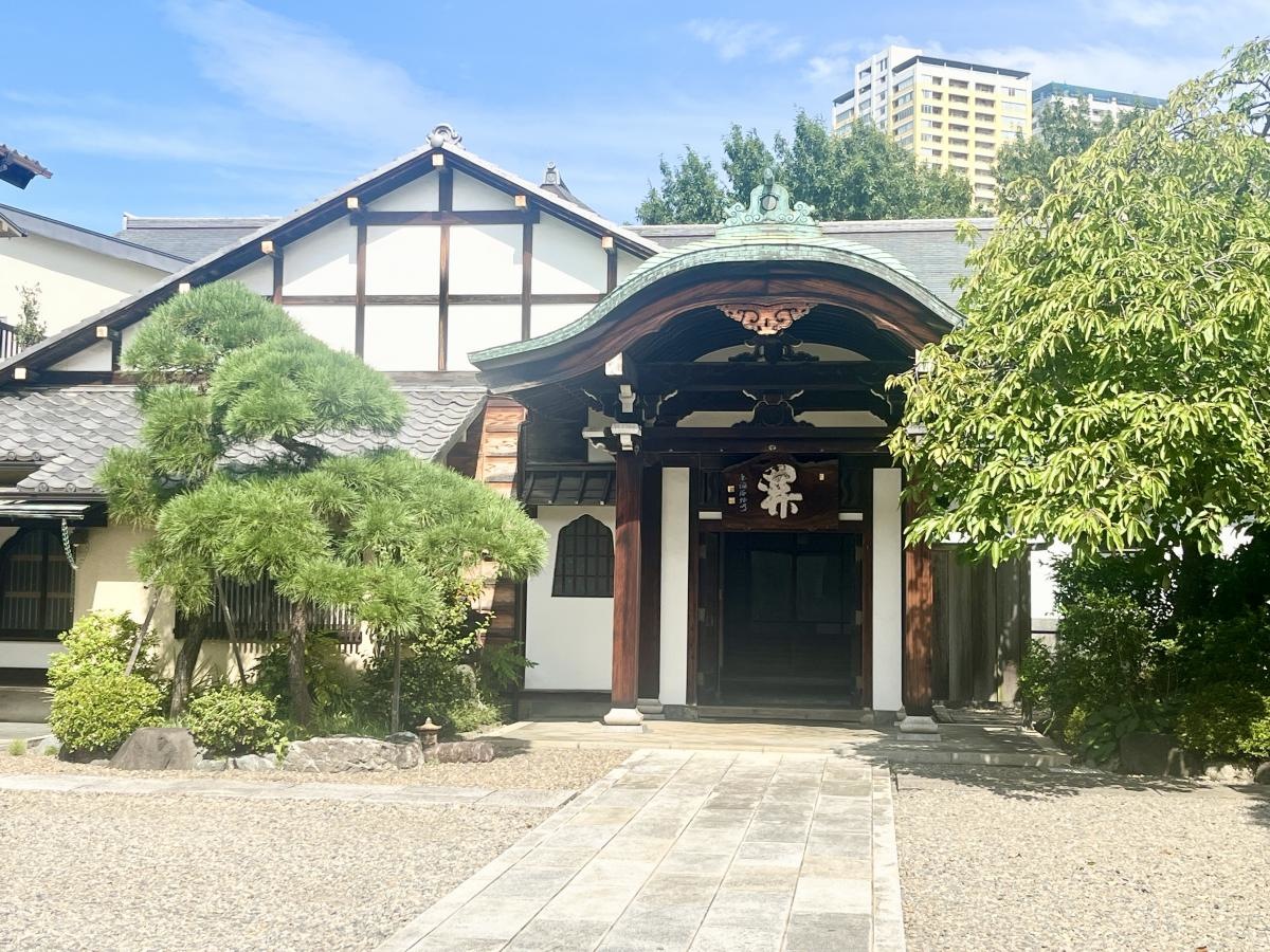 南泉寺の本堂の写真です