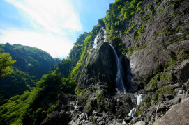 中の滝