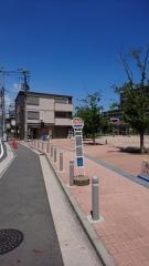 「市場小学校前」バス停留所