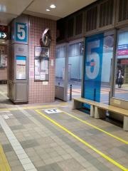 「上大岡駅前」バス停留所