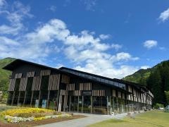 梼原町立図書館（雲の上の図書館）