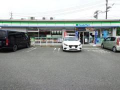 ファミリーマート　半田緑ヶ丘店