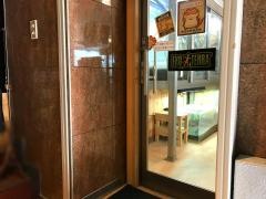 横浜亜熱帯茶館　爬虫類カフェ