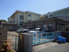 泊山小学校