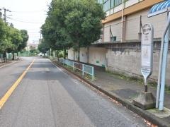 「団地センター前」バス停留所