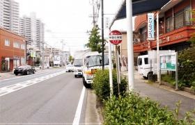 「中部小学校」バス停留所