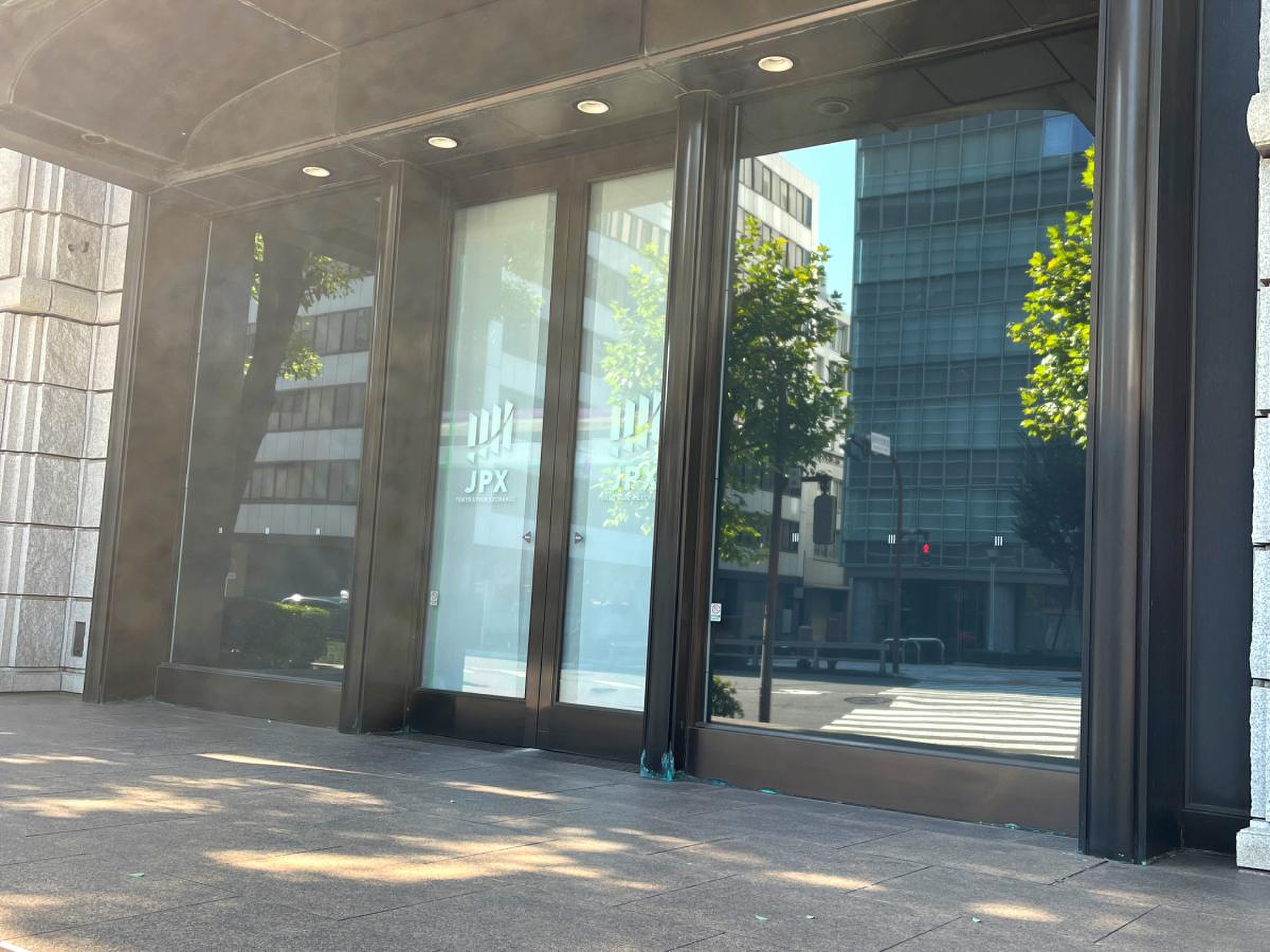 株式会社東京証券取引所／ホームメイト