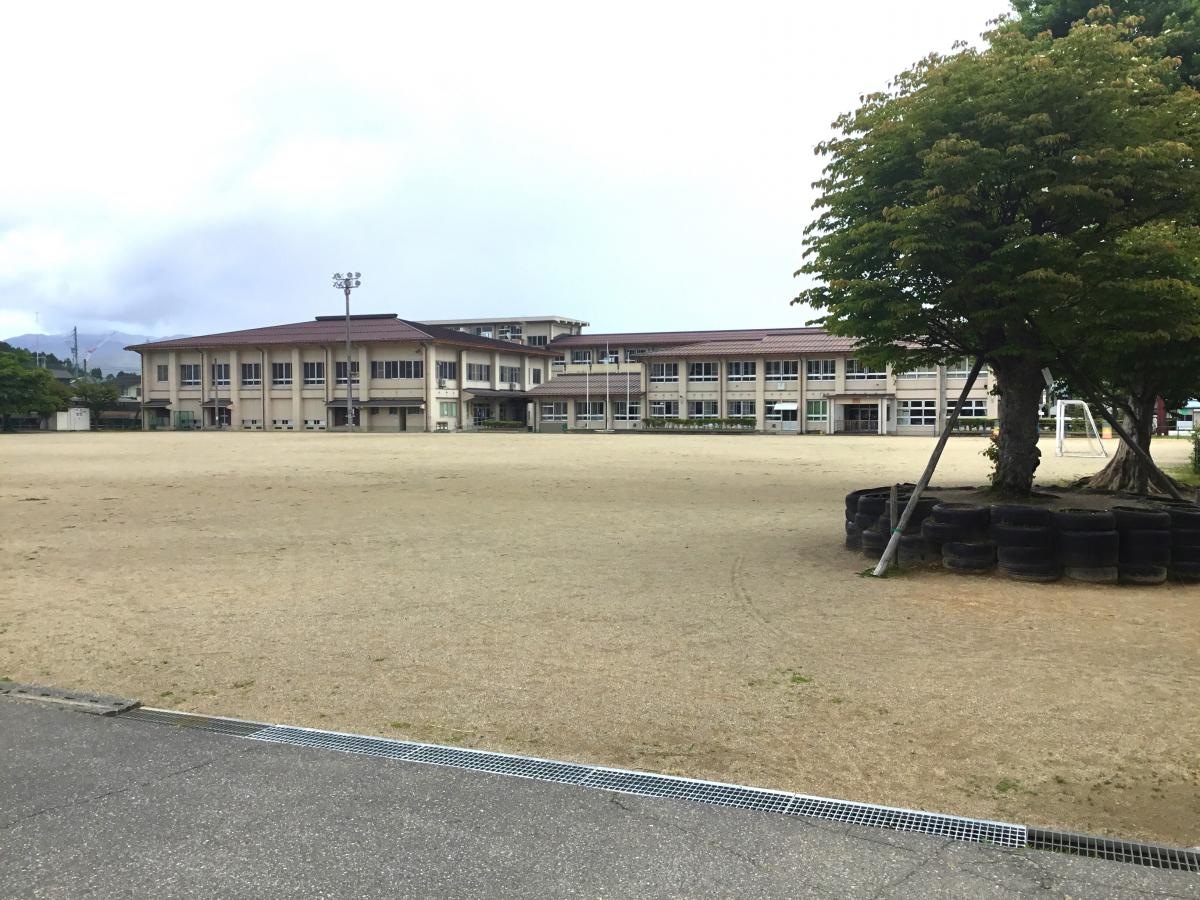 校舎外観