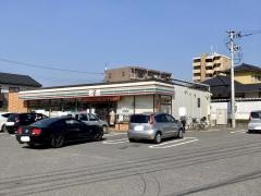 セブンイレブン　牛久駅西店