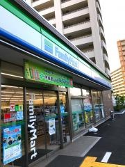 ファミリーマート　入間豊岡店