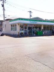 ファミリーマート　窪四丁目店