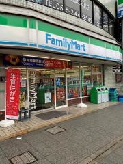 ファミリーマート　甲府駅前店