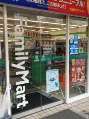 ファミリーマート　甲府駅前店
