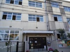 洛中小学校