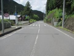 「机」バス停留所