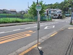 「成瀬山緑地」バス停留所