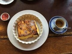 カフェ・ル・プティ・ニ・トロワ