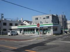 ファミリーマート　駒止町店