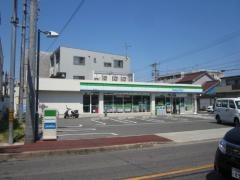 ファミリーマート　駒止町店