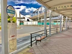 「新三郷駅西口」バス停留所